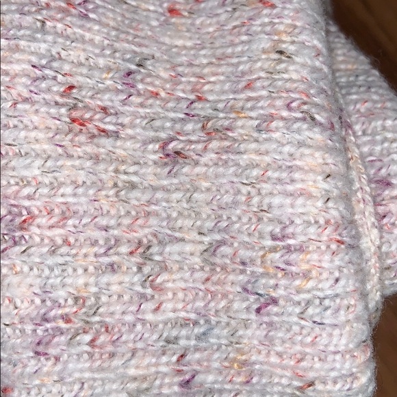 Universal Thread multi-colored scarf - Picture 3 of 4